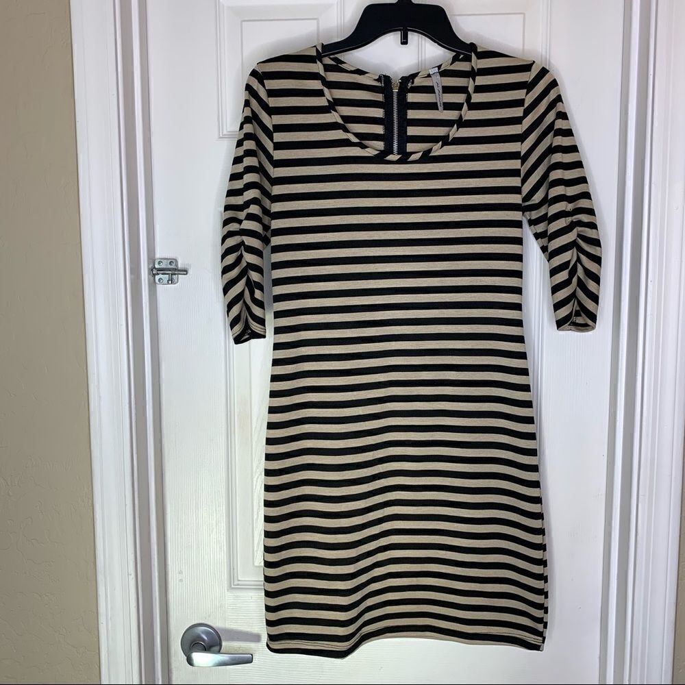 Mi Manchi Black and Tan Striped Dress Size Large